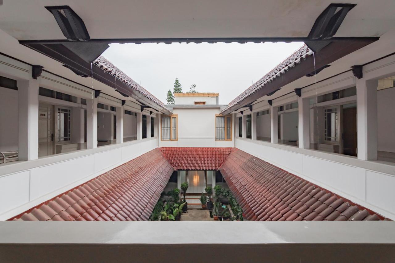 Koolkost Near Bandung Station Otel Dış mekan fotoğraf