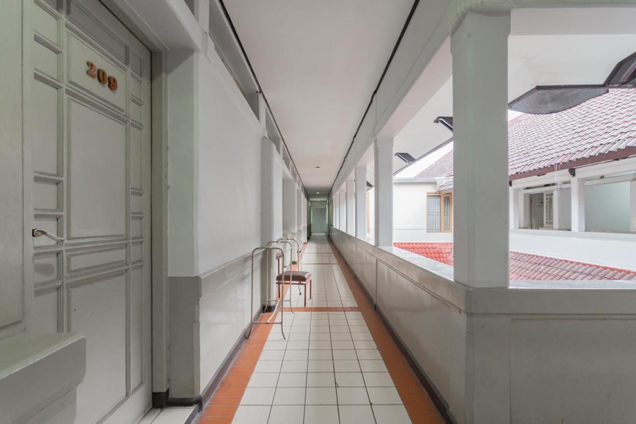 Koolkost Near Bandung Station Otel Dış mekan fotoğraf