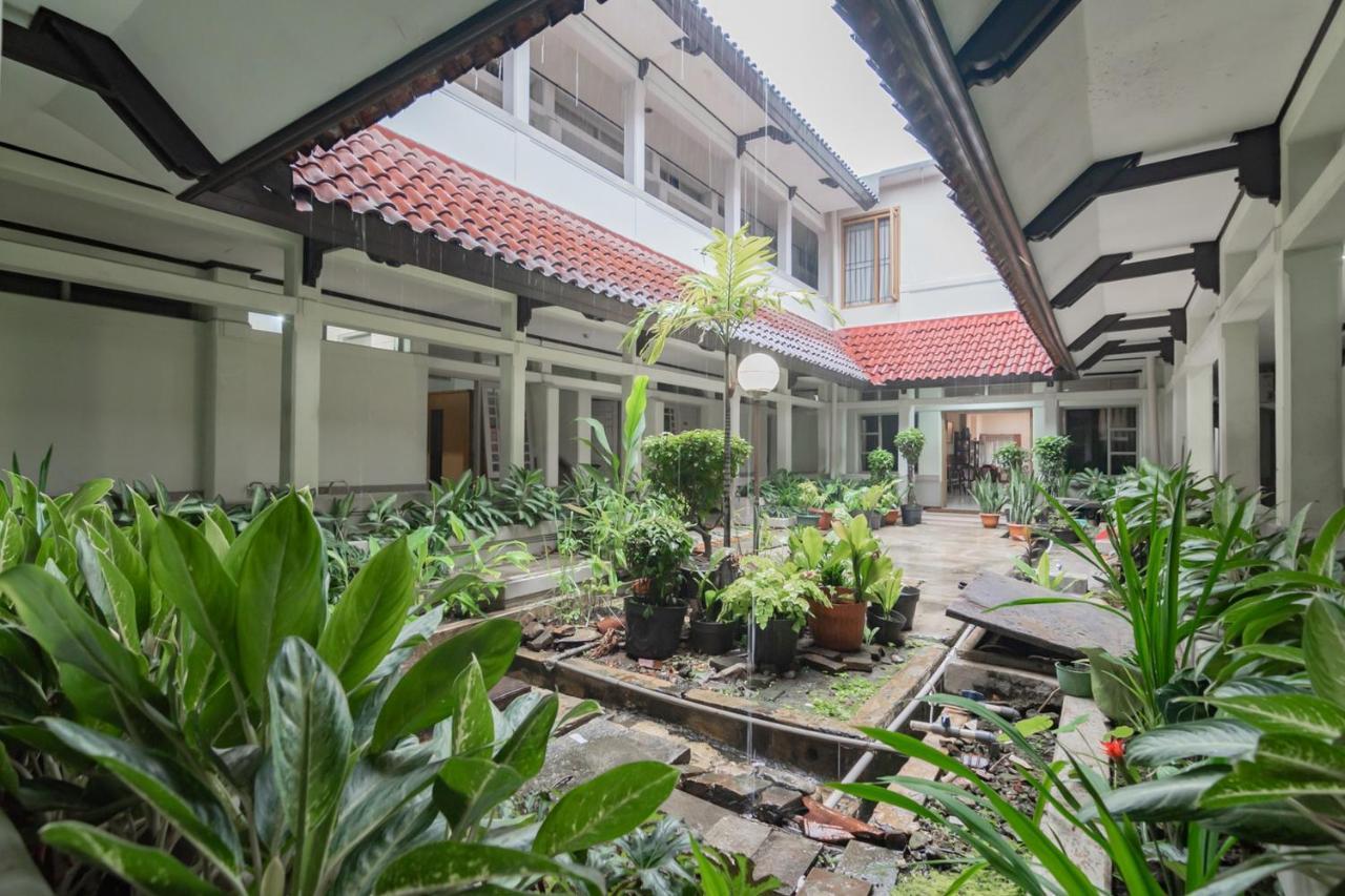 Koolkost Near Bandung Station Otel Dış mekan fotoğraf
