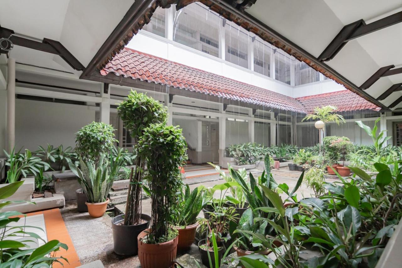 Koolkost Near Bandung Station Otel Dış mekan fotoğraf